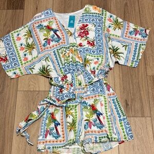 CUPSHE NWT M TROPICAL Floral Wrap Beach Romper White Multi color pockets
